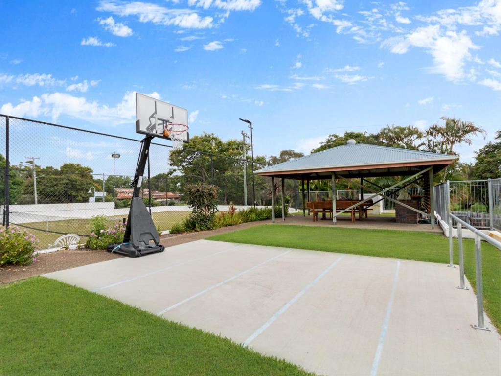 Riviera Resort Hervey Bay Exterior foto